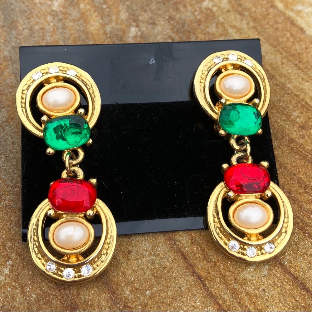 VINTAGE EARRINGS GREAT FOR CHRISTMAS SEASON